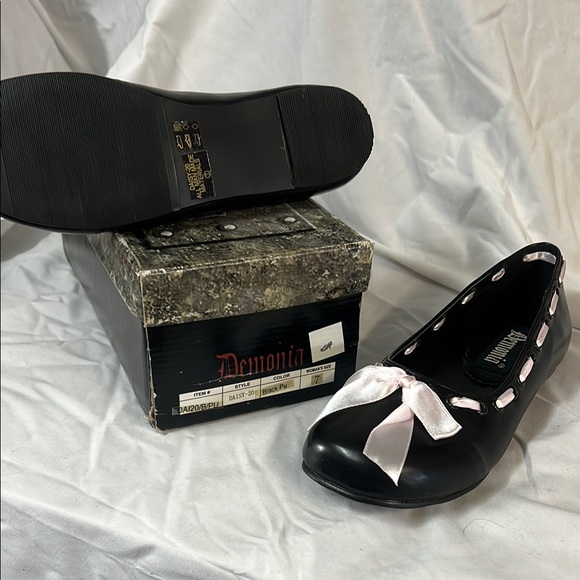 Brand New Demonia Daisy 20 Women's Black Ballet Flats with Pink Ribbon - Picture 3 of 4